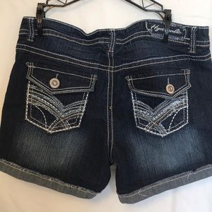Hydraulic denim shorts